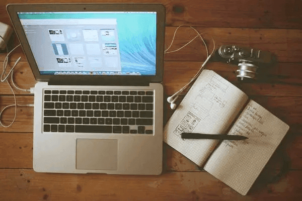 A student uses the free ai text cleaner to ensure their essay is undetectable